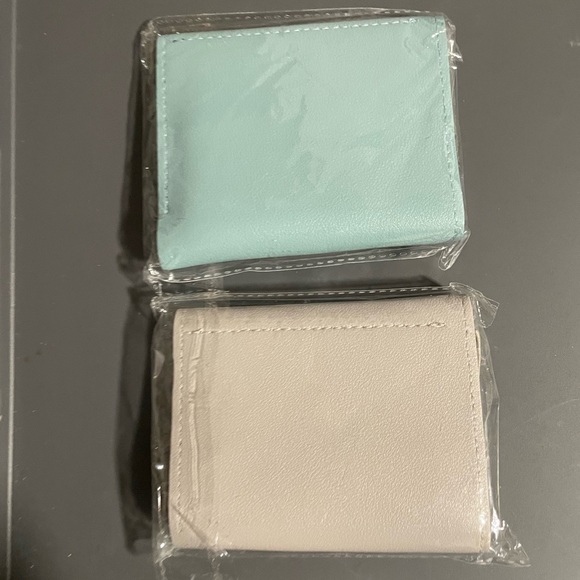 2 Heart Trifold Wallets - Picture 2 of 5